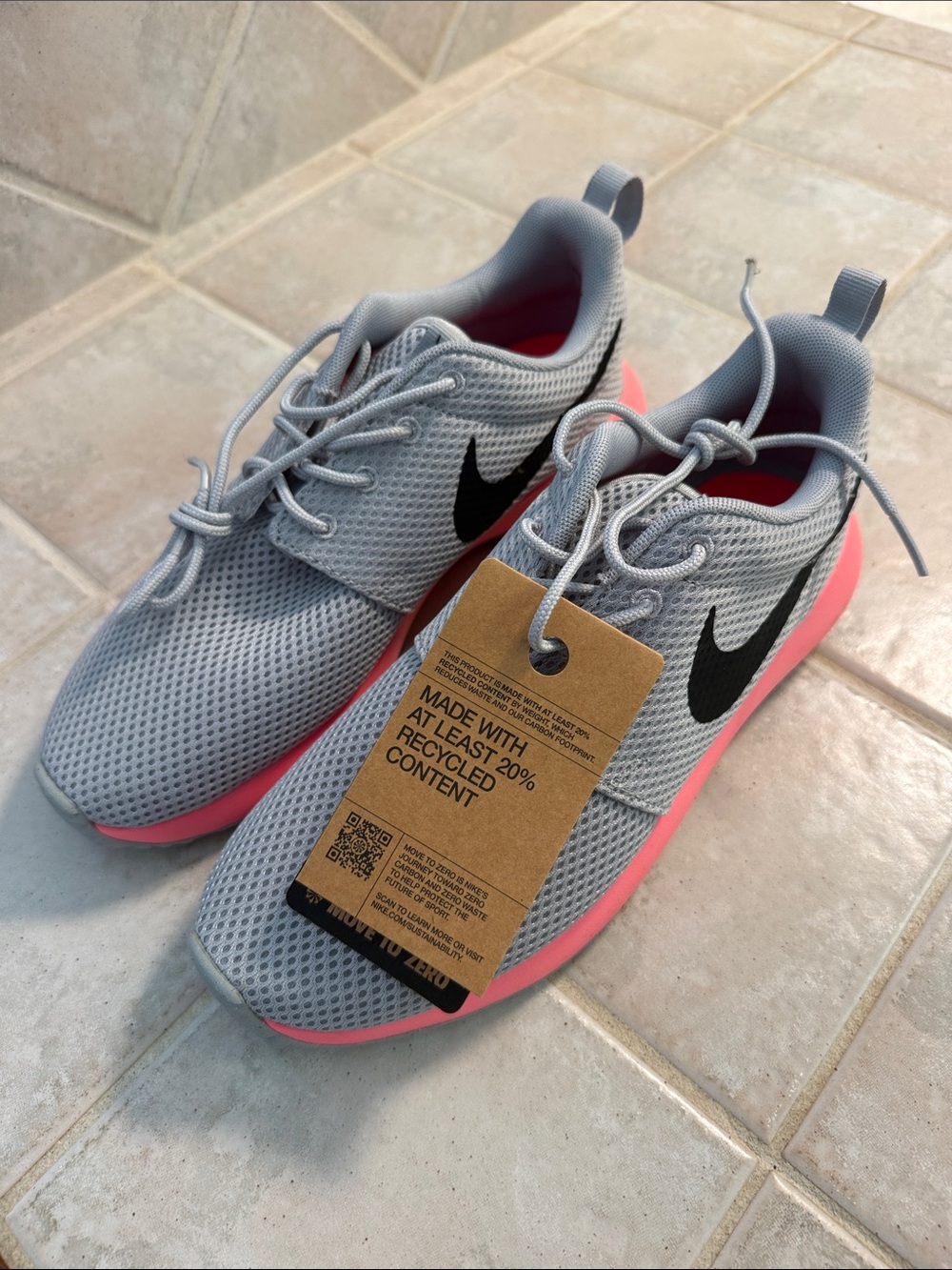 New! Nike Women’s Golf Shoes Grey Mesh with Pink Sole
